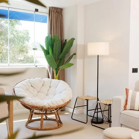 Marbella Banus Suites - Banus - Medina Garden - Brand New 1Br - 2Ba - Bright & Modern - Pool - Steps From Puerto Banus Marina - Walk To El Corte Ing Luxury Shopping Mall