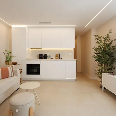 Marbella Banus Suites - Banus - Medina Garden - Brand New 1Br - 2Ba - Bright & Modern - Pool - Steps From Puerto Banus Marina - Walk To El Corte Ing Luxury Shopping Mall * Marbella