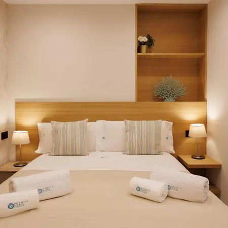 Marbella Banus Suites - Banus - Medina Garden - Brand New 1Br - 2Ba - Bright & Modern - Pool - Steps From Puerto Banus Marina - Walk To El Corte Ing Luxury Shopping Mall Marbella