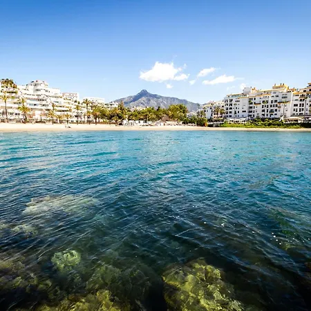 Marbella Banus Suites - Banus - Medina Garden - Brand New 1Br - 2Ba - Bright & Modern - Pool - Steps From Puerto Banus Marina - Walk To El Corte Ing Luxury Shopping Mall
