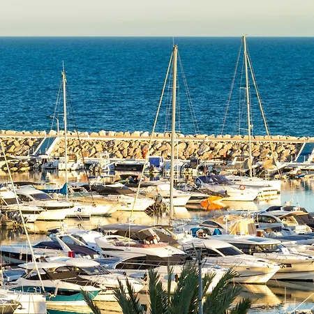 Marbella Banus Suites - Banus - Medina Garden - Brand New 1Br - 2Ba - Bright & Modern - Pool - Steps From Puerto Banus Marina - Walk To El Corte Ing Luxury Shopping Mall *