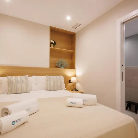 Marbella Banus Suites - Banus - Medina Garden - Brand New 1Br - 2Ba - Bright & Modern - Pool - Steps From Puerto Banus Marina - Walk To El Corte Ing Luxury Shopping Mall *